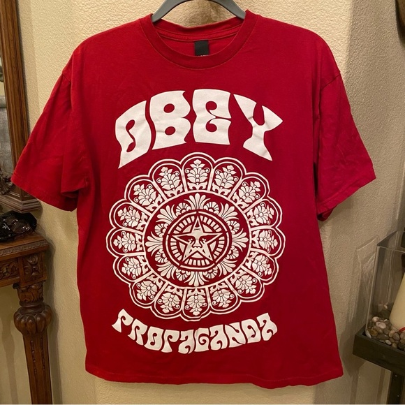 OBEY Propaganda Red Graphic T-Shirt Size Large - Picture 1 of 5